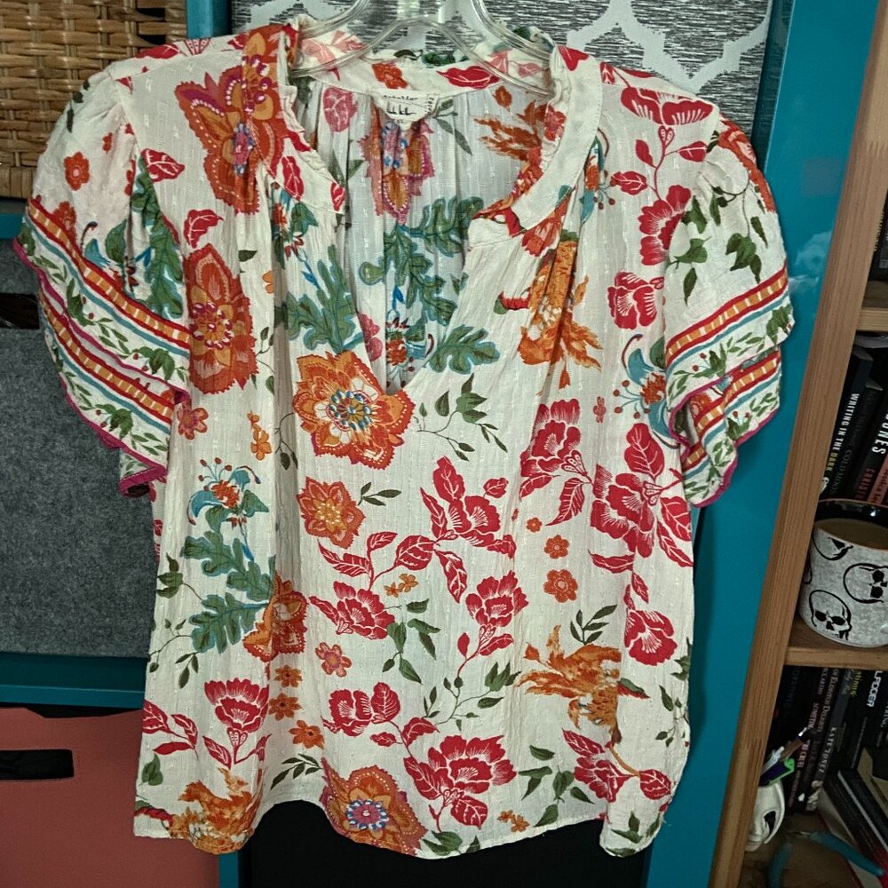 Artelier Nicole Miller Boho Box Cut Blouse. Two tiered sleeves Floral XL